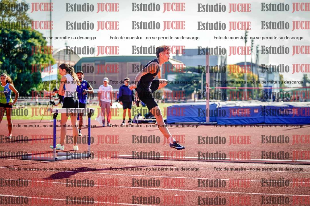 Fotos de los 400 m con vallas de varones