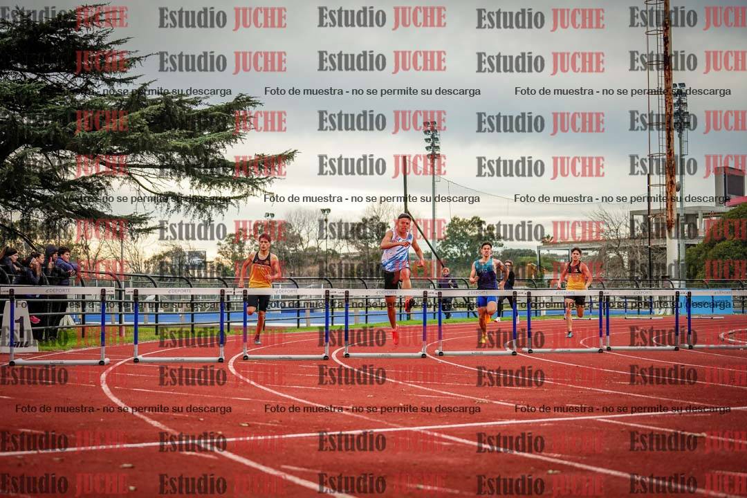 Fotos de los 400 m con vallas de varones