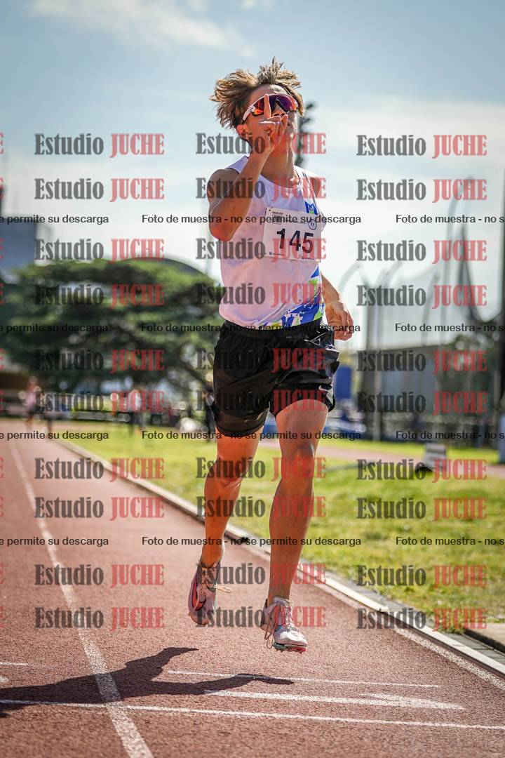 Fotos de los 1500 m con obstáculos de varones