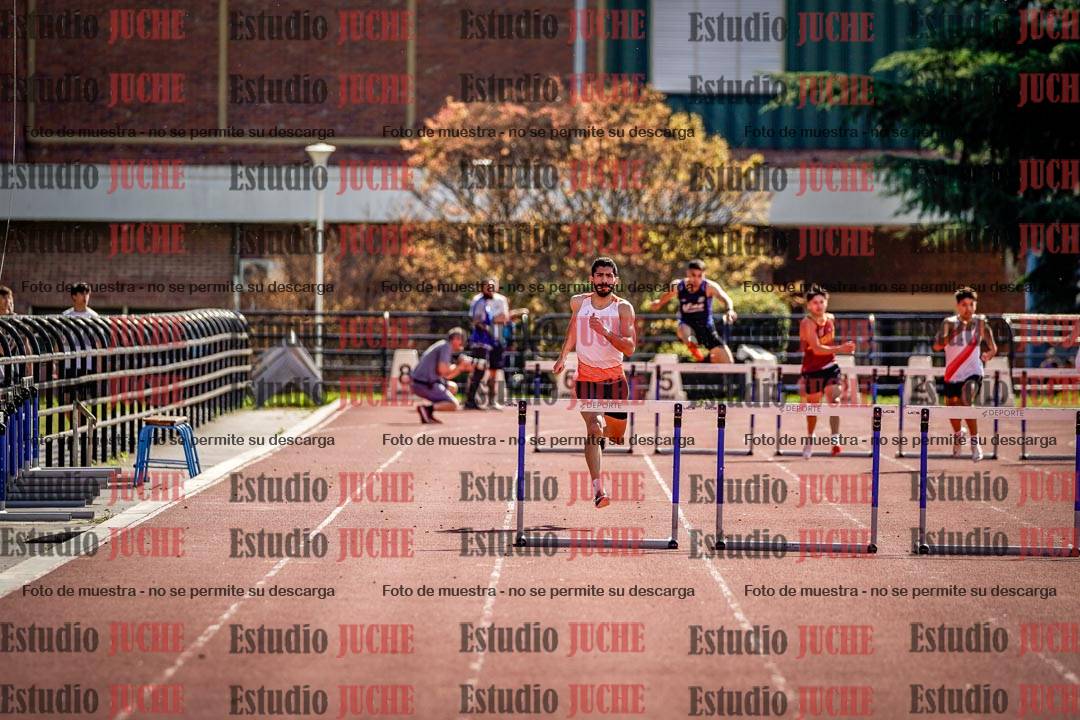 Fotos de los 400 m con vallas de varones