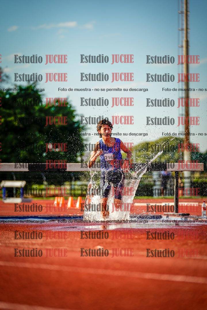 Fotos de los 2000 m con obstáculos de varones
