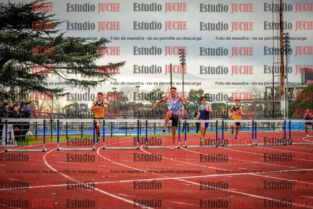 Fotos de los 400 m con vallas de varones