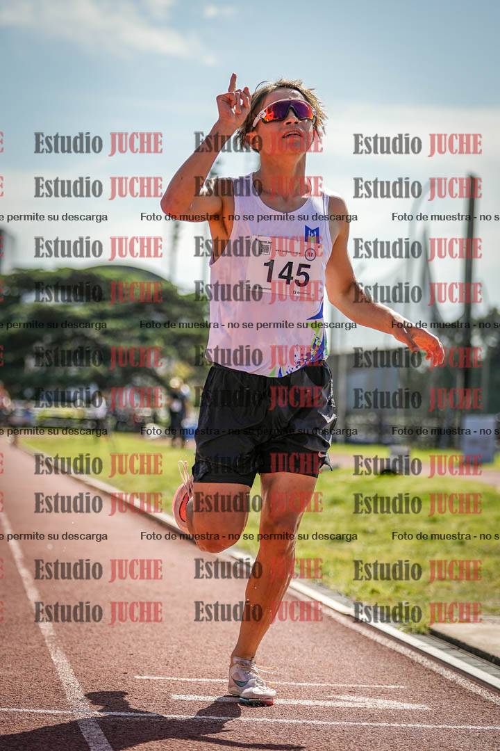 Fotos de los 1500 m con obstáculos de varones