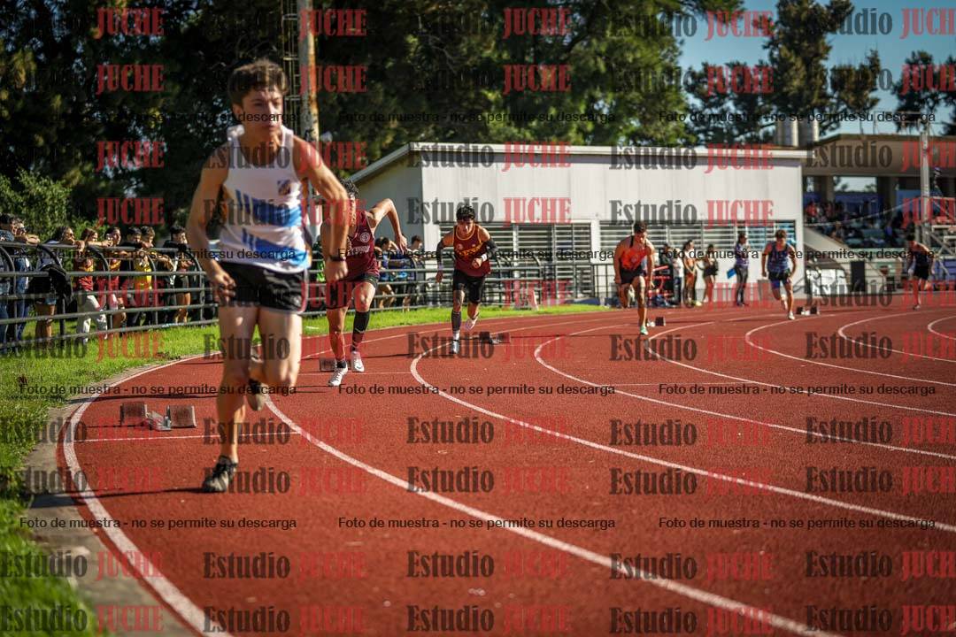 Fotos de los 400 m con vallas de varones