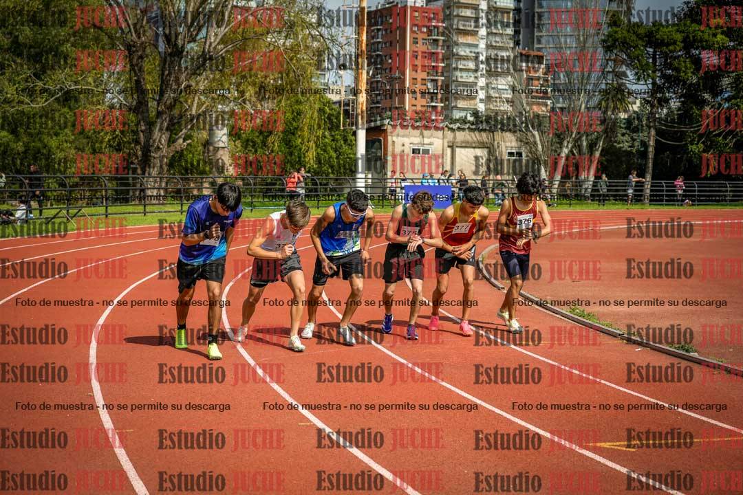 Fotos de los 1500 m con obstáculos de varones