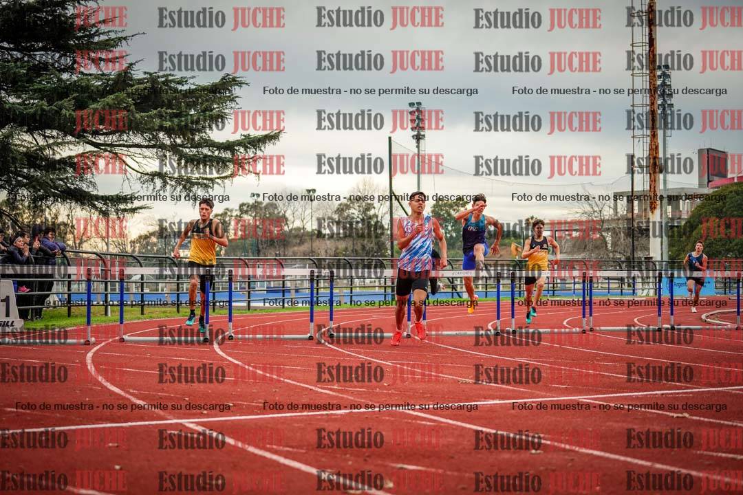 Fotos de los 400 m con vallas de varones