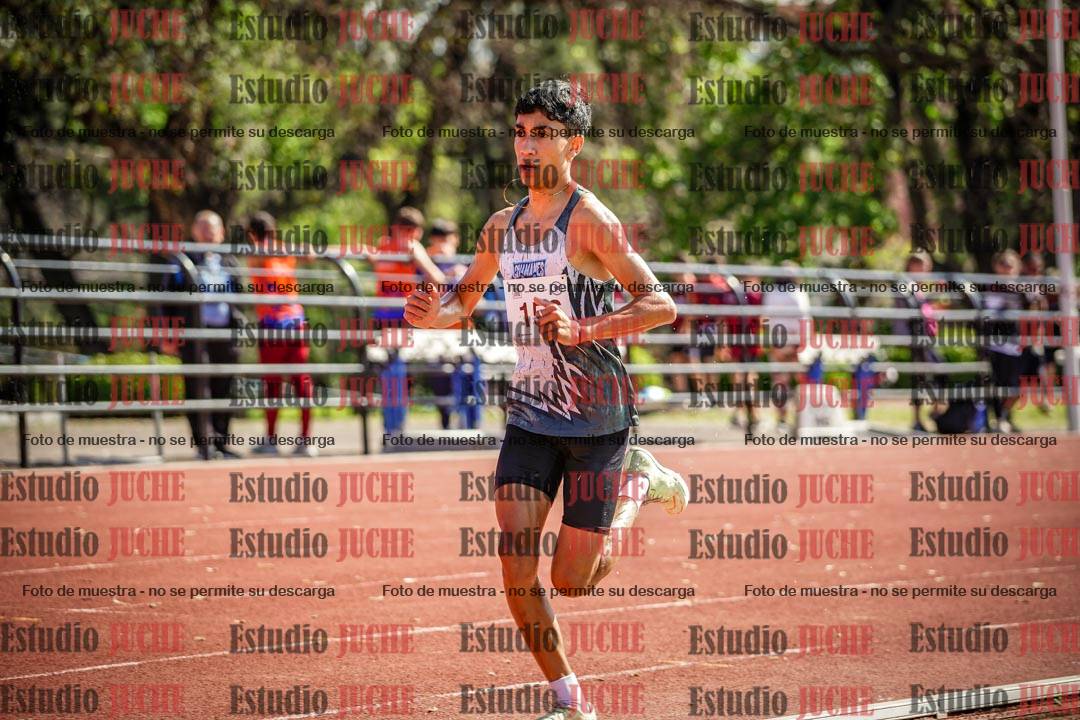 Fotos de los 1500 m con obstáculos de varones