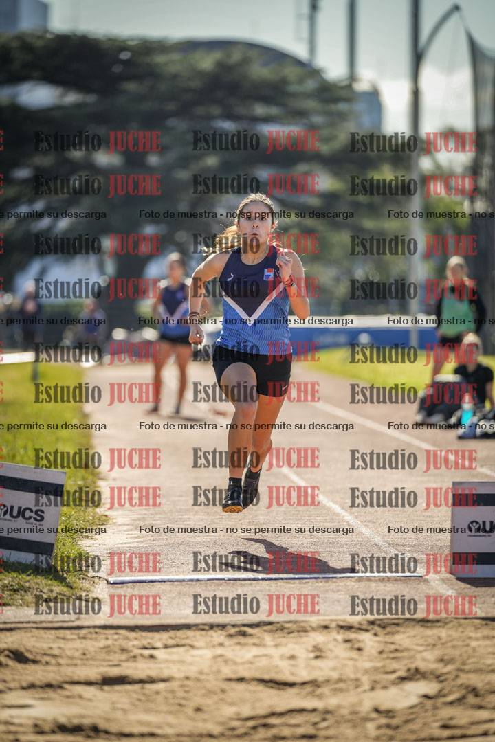 Fotos del salto en largo de mujeres