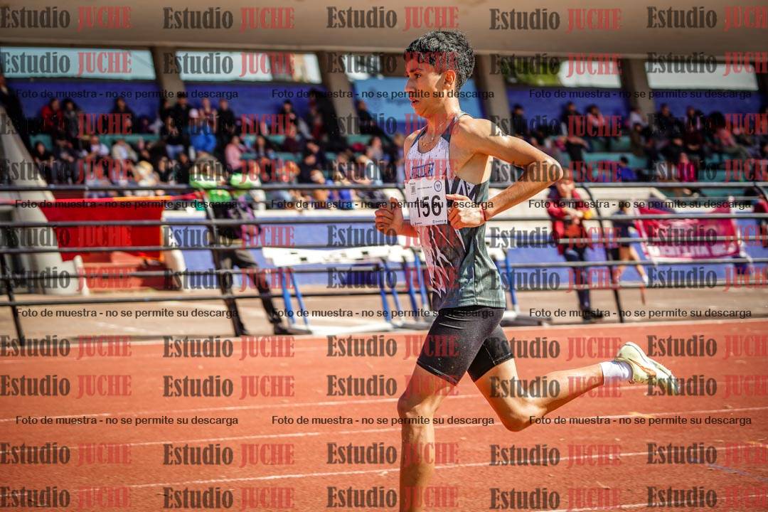 Fotos de los 1500 m con obstáculos de varones