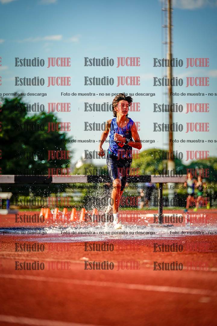 Fotos de los 2000 m con obstáculos de varones