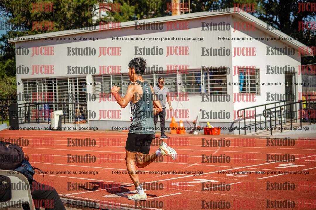 Fotos de los 1500 m con obstáculos de varones