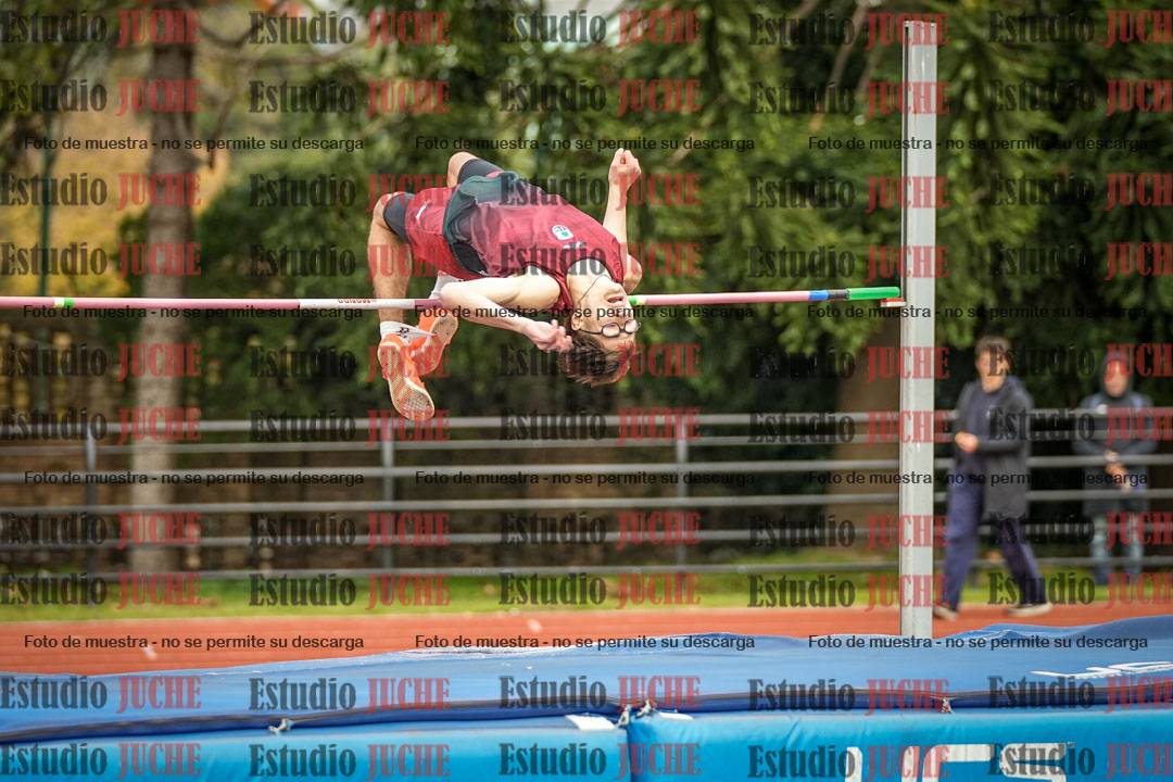 Fotos del salto en alto de varones