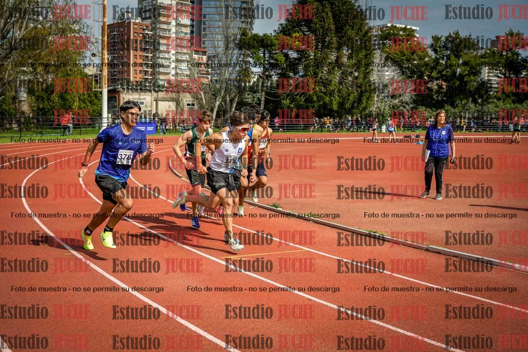 Fotos de los 1500 m con obstáculos de varones