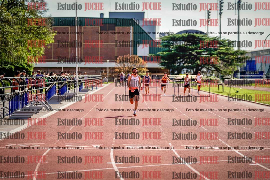 Fotos de los 400 m con vallas de varones