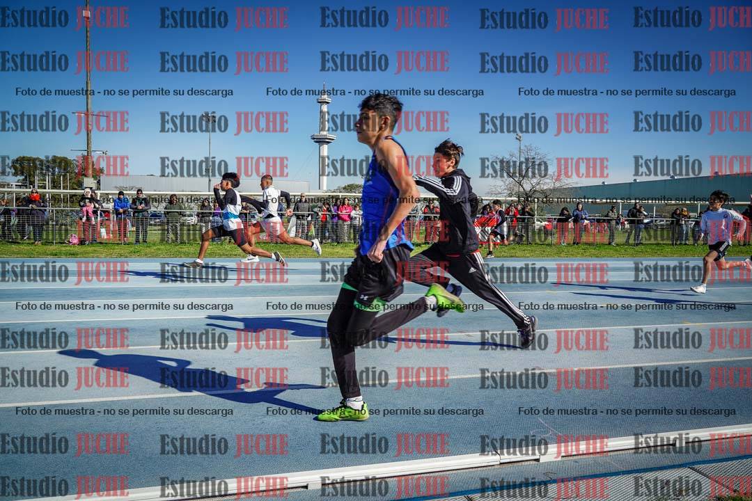 Fotos de los 80 m llanos de varones - U14