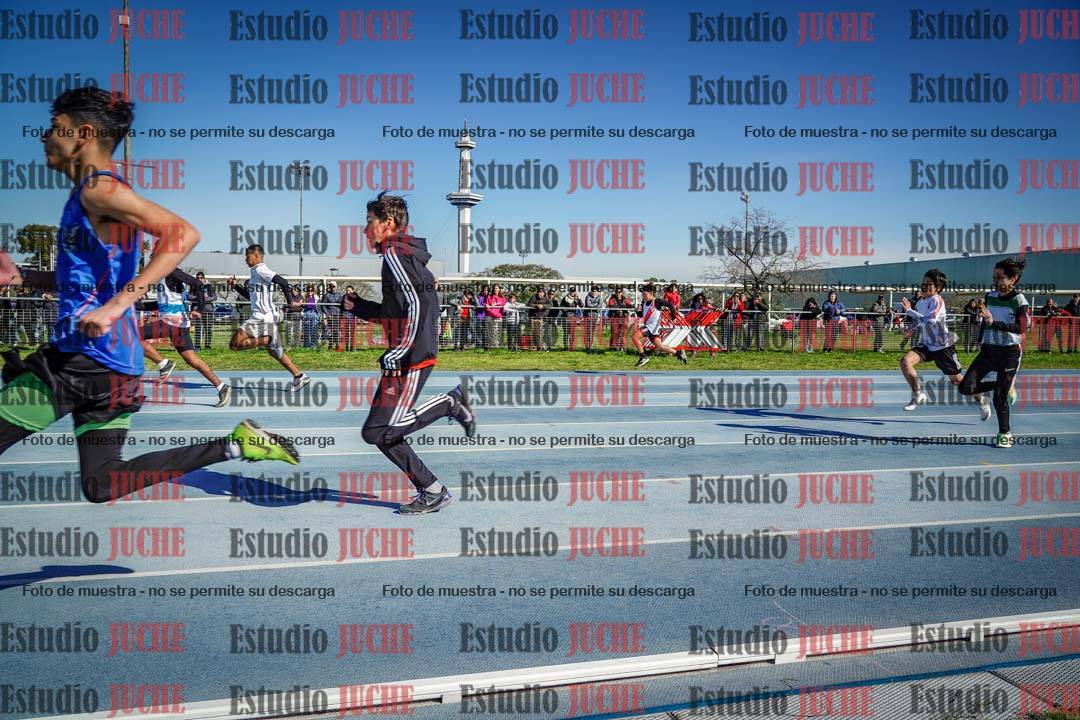Fotos de los 80 m llanos de varones - U14