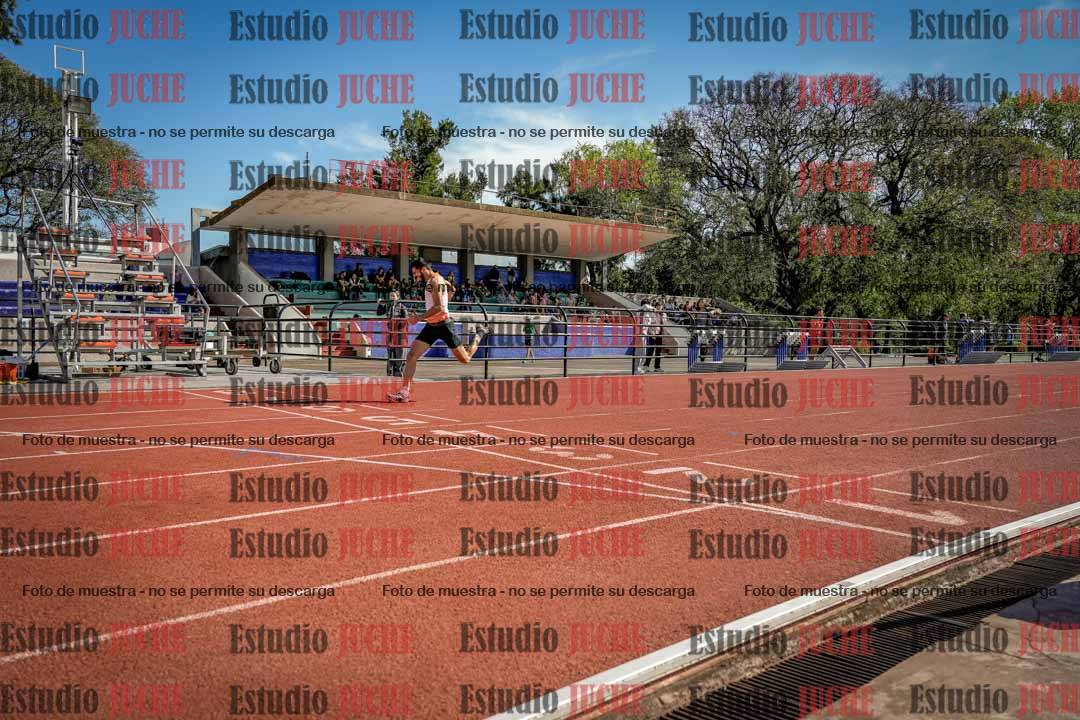 Fotos de los 400 m con vallas de varones