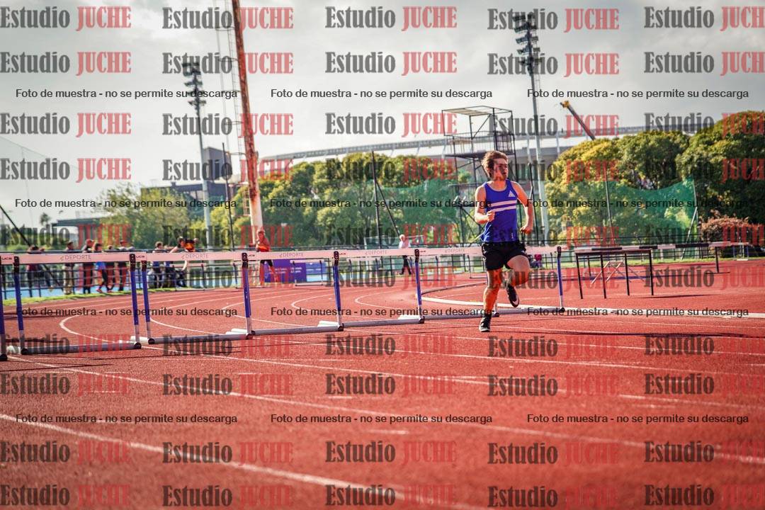 Fotos de los 400 m con vallas de varones