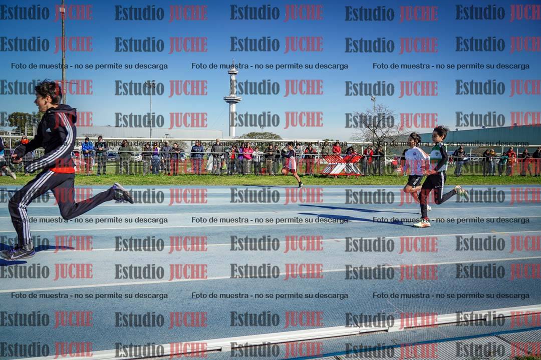 Fotos de los 80 m llanos de varones - U14