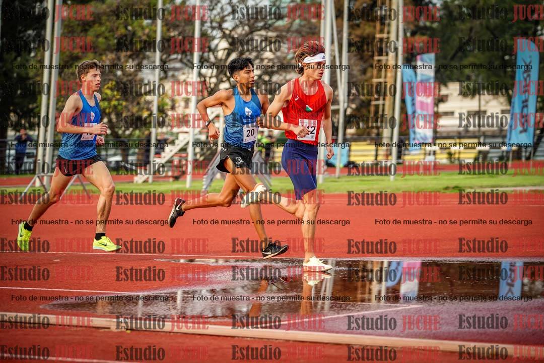 Fotos de los 3000 m con obstáculos de varones