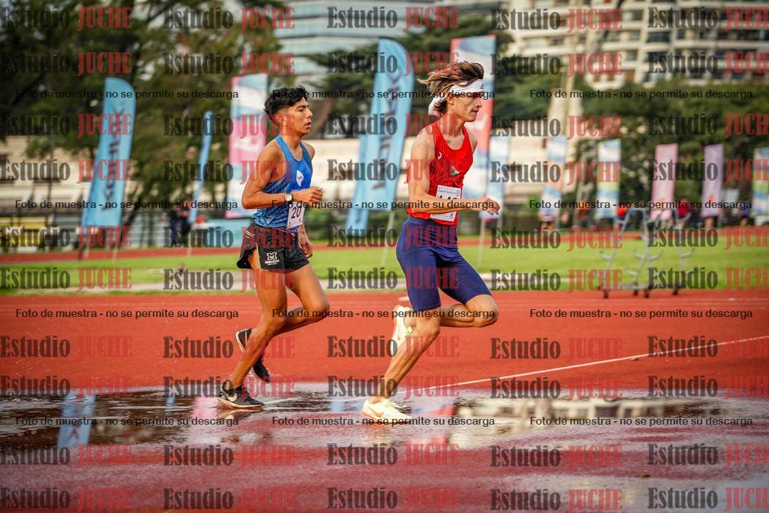 Fotos de los 3000 m con obstáculos de varones