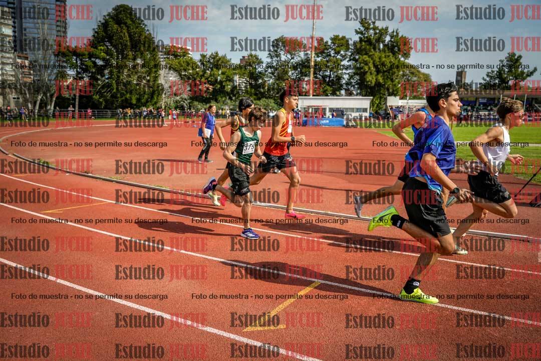 Fotos de los 1500 m con obstáculos de varones