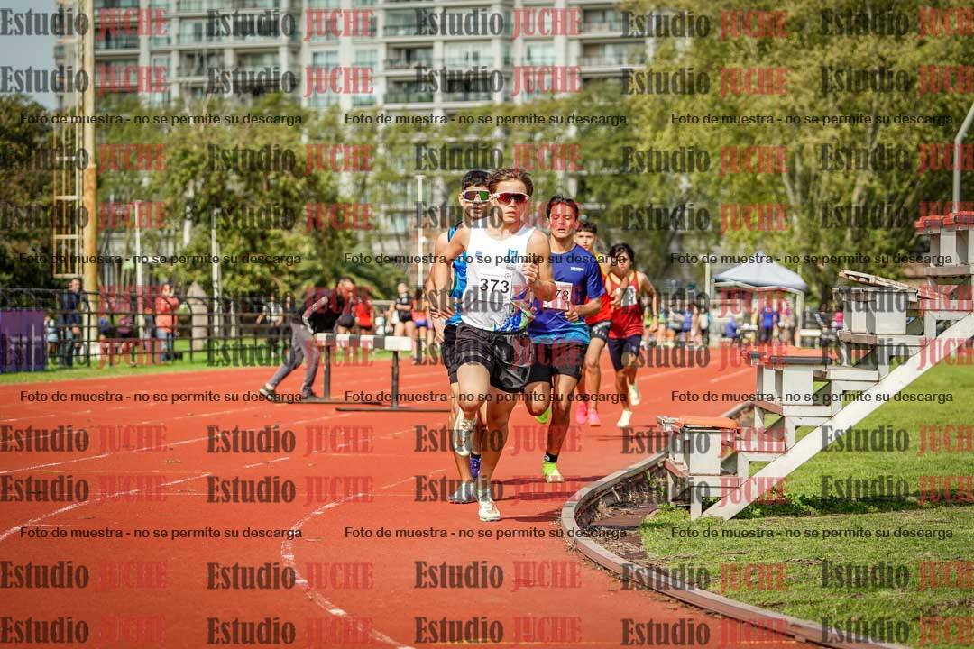 Fotos de los 1500 m con obstáculos de varones