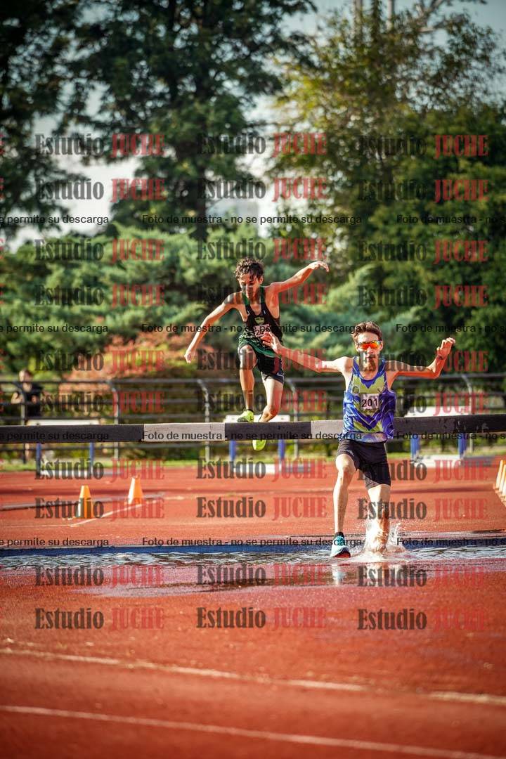 Fotos de los 2000 m con obstáculos de varones