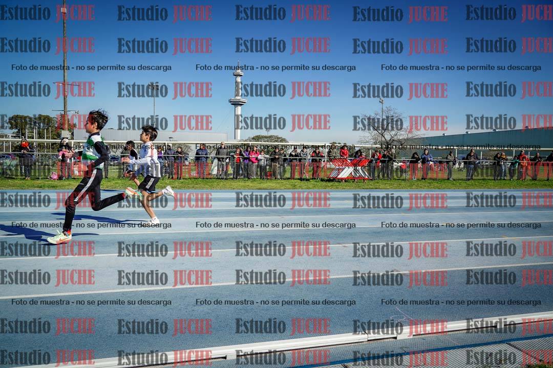 Fotos de los 80 m llanos de varones - U14