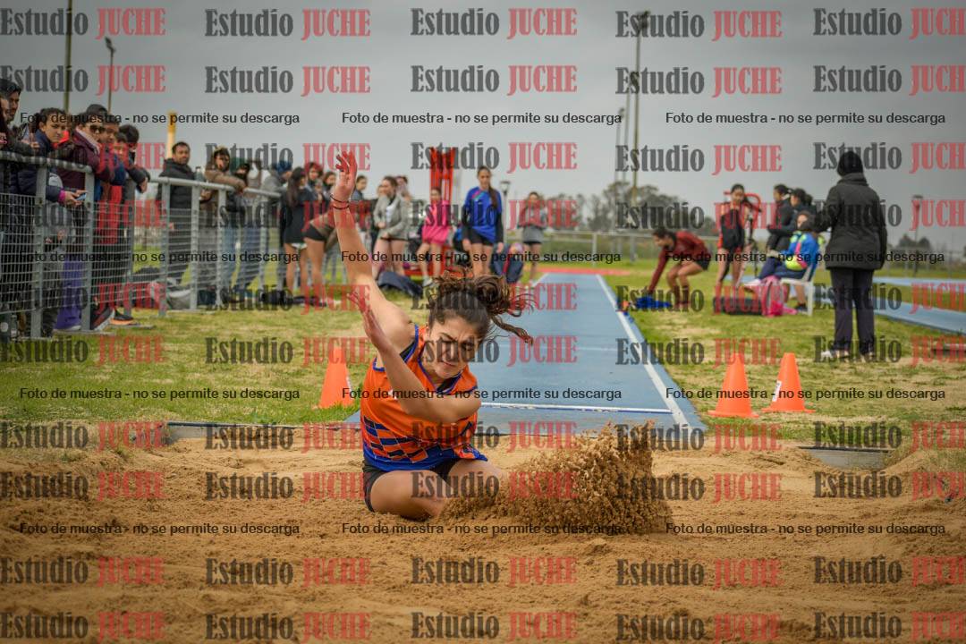 Fotos del salto en largo de mujeres - U18