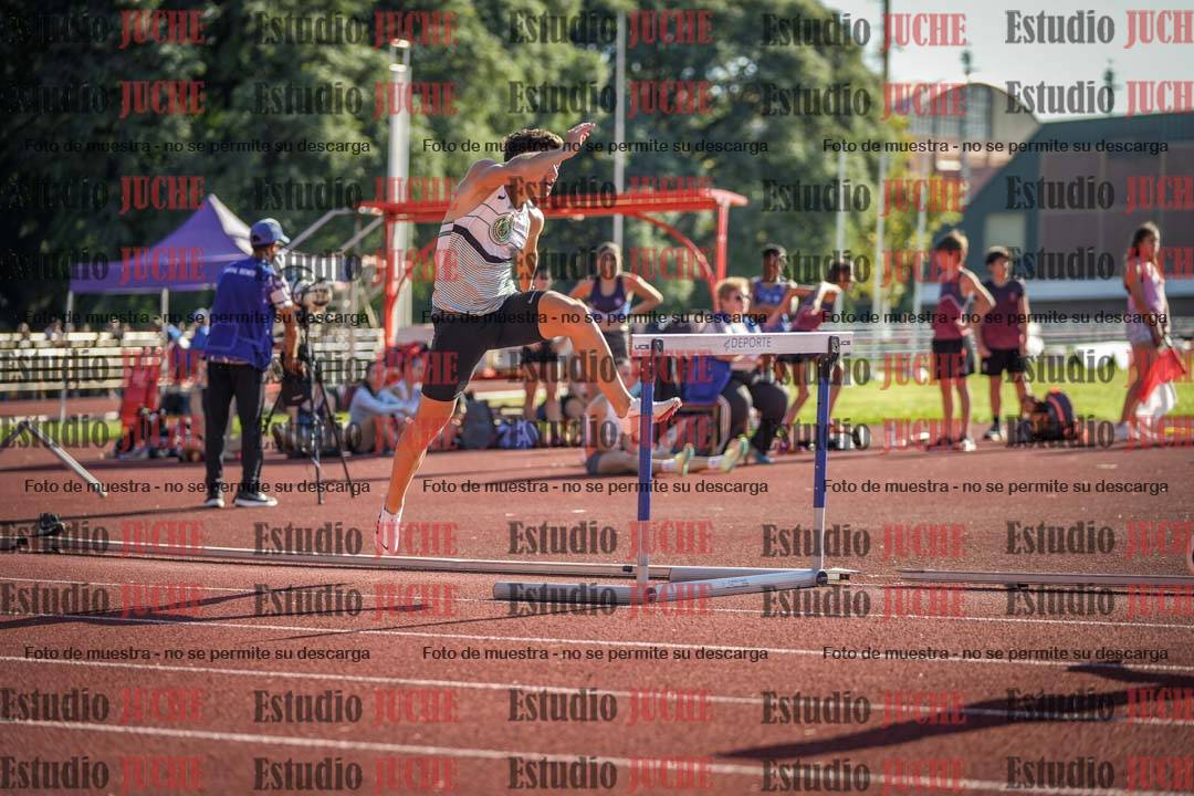 Fotos de los 400 m con vallas de varones