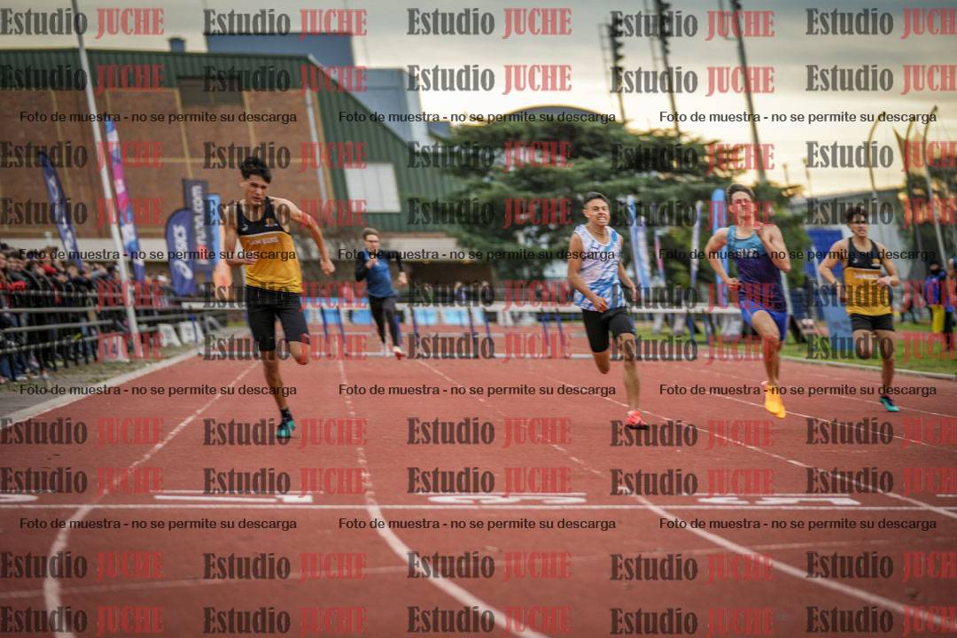 Fotos de los 400 m con vallas de varones