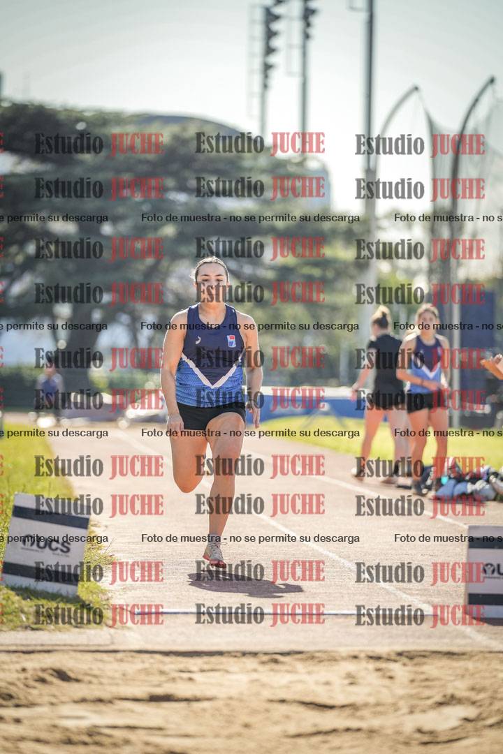 Fotos del salto en largo de mujeres