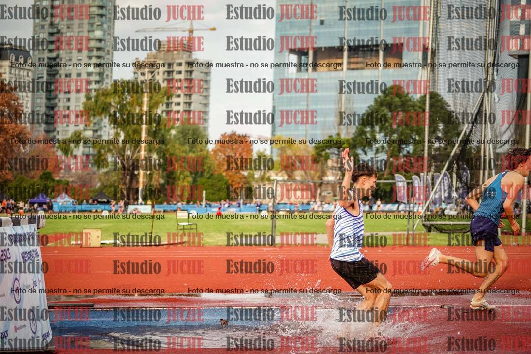 Fotos de los 3000 m con obstáculos de varones