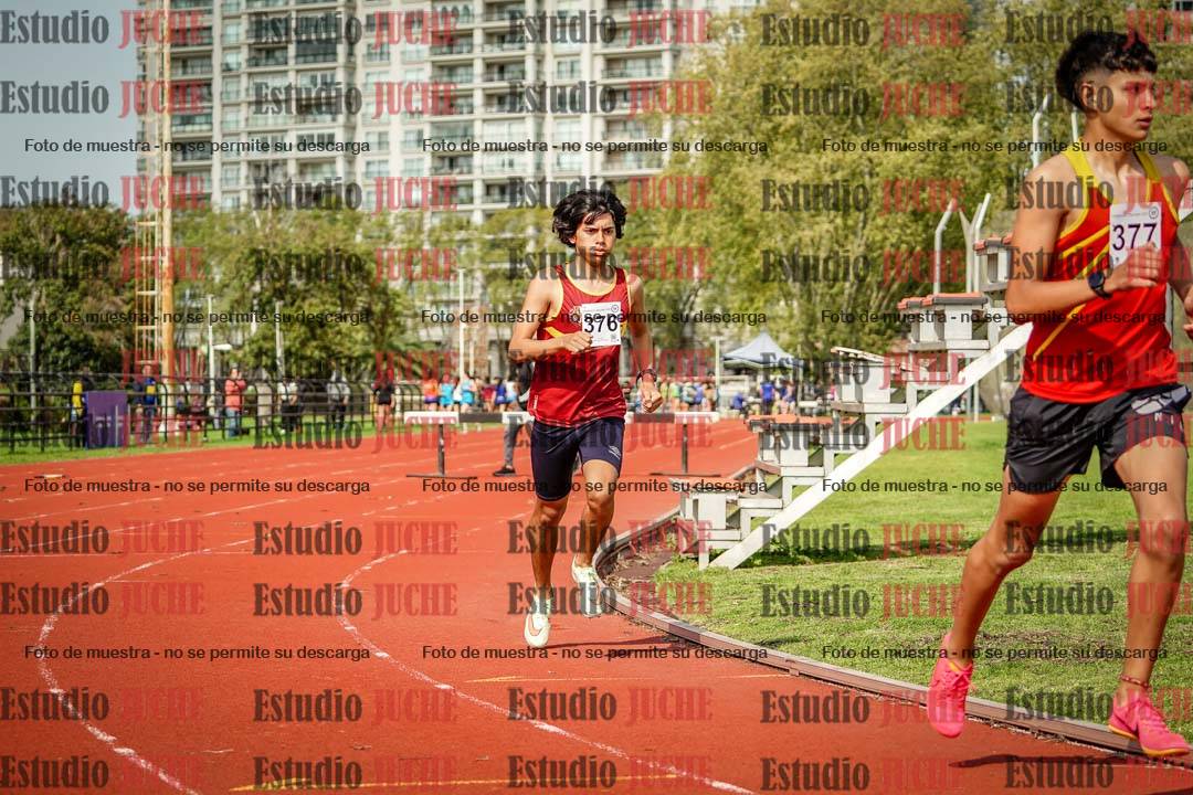 Fotos de los 1500 m con obstáculos de varones