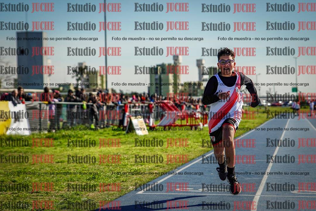 Fotos de los 80 m llanos de varones - U14