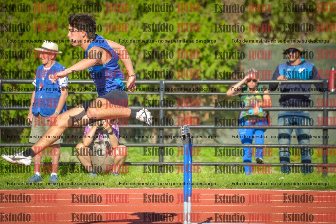 Fotos de los 400 m con vallas de varones