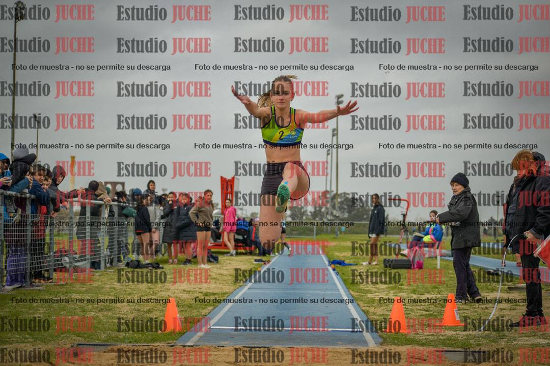 Fotos del salto en largo de mujeres - U18