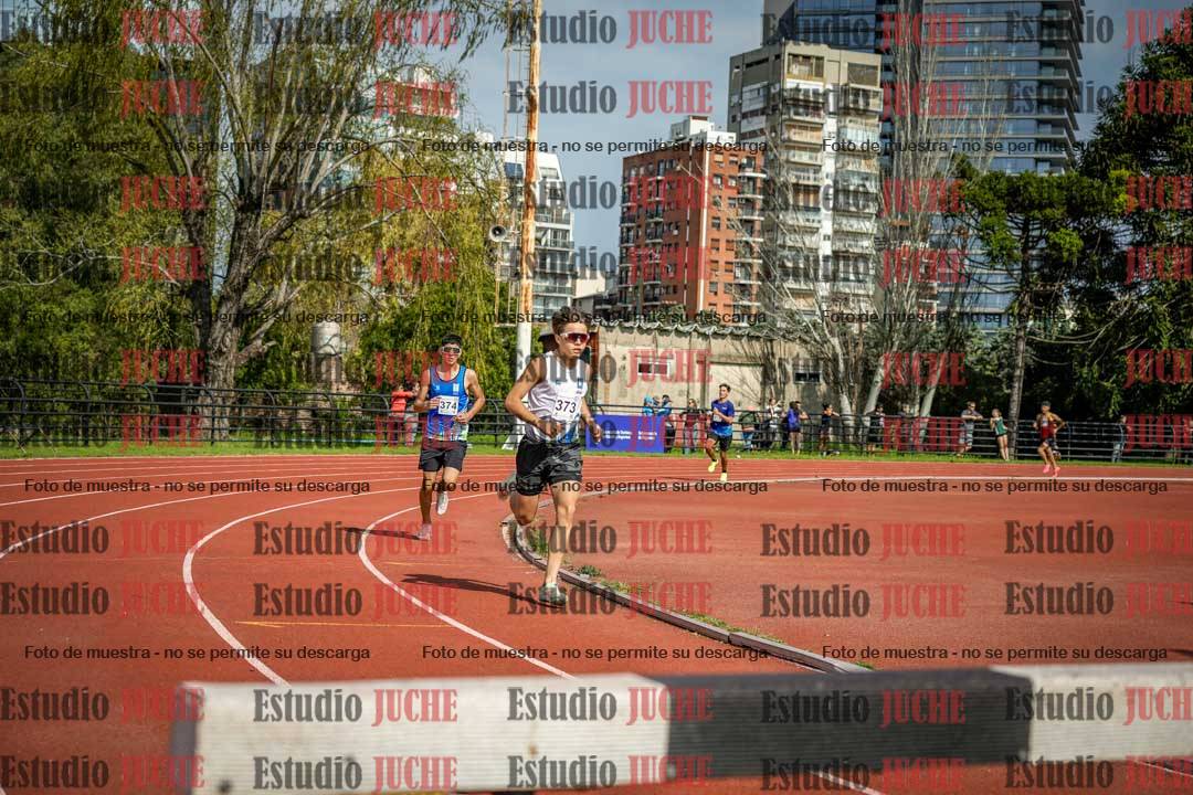 Fotos de los 1500 m con obstáculos de varones