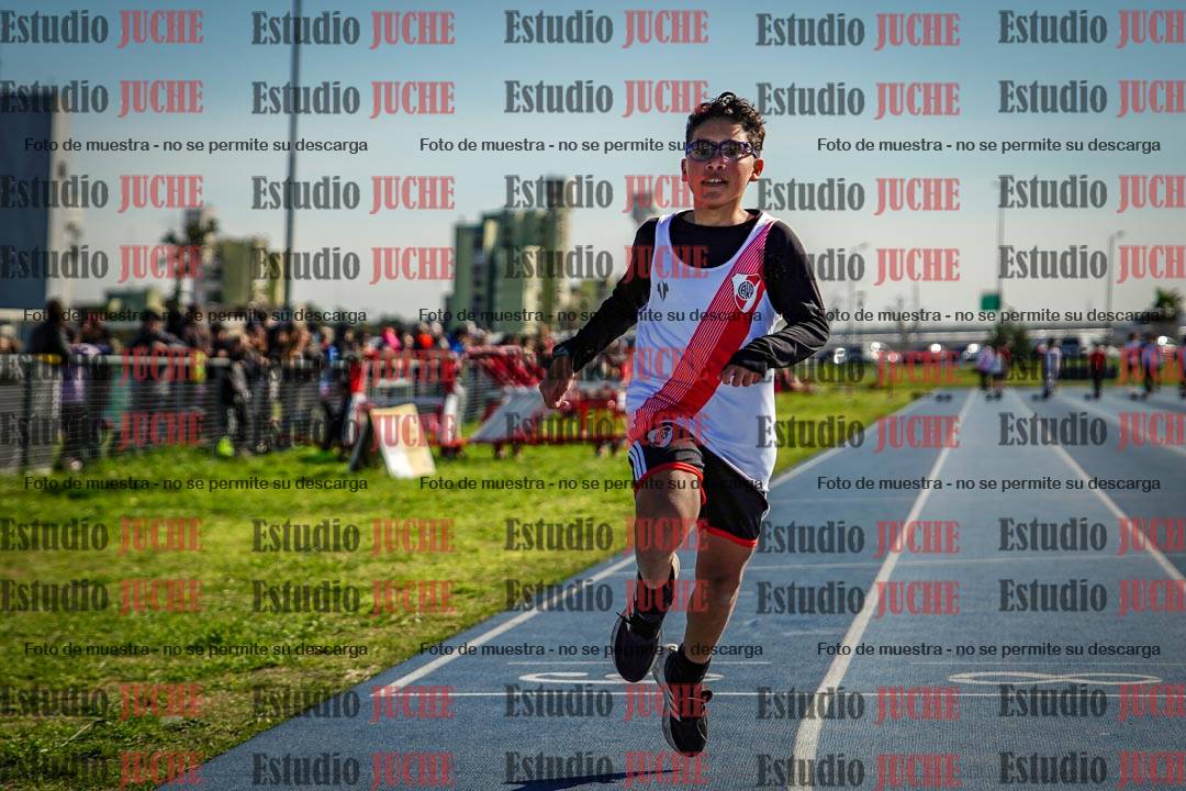 Fotos de los 80 m llanos de varones - U14
