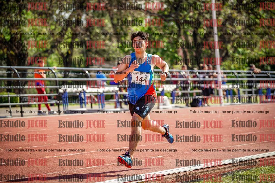 Fotos de los 1500 m con obstáculos de varones
