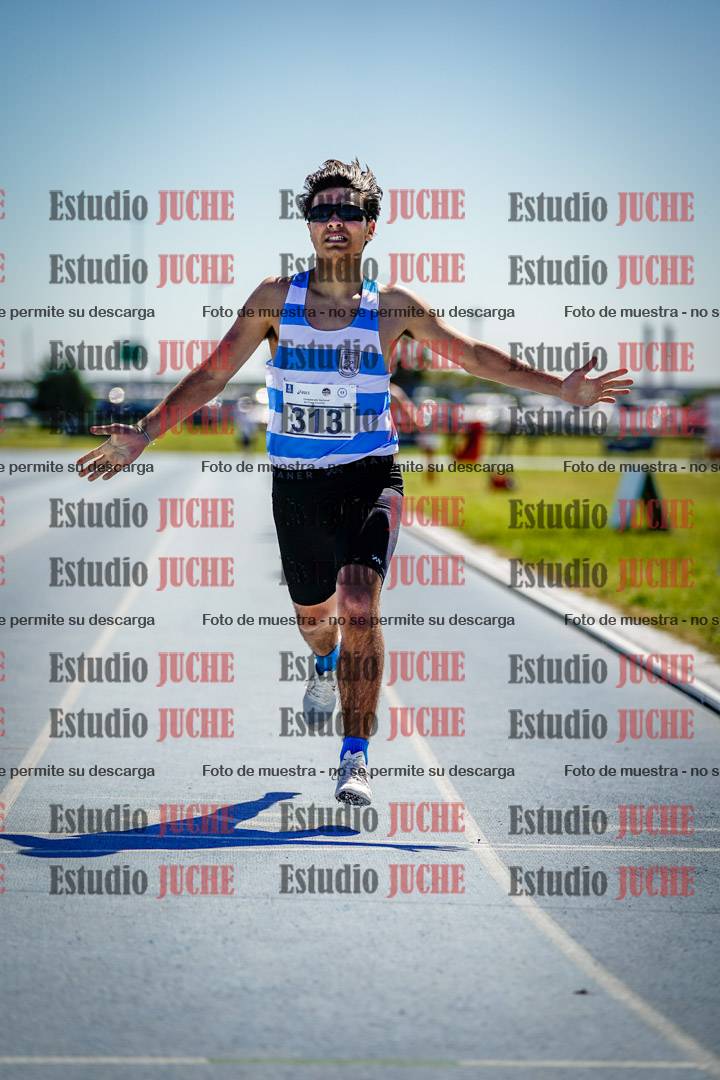 Fotos de los 600 m llanos de varones