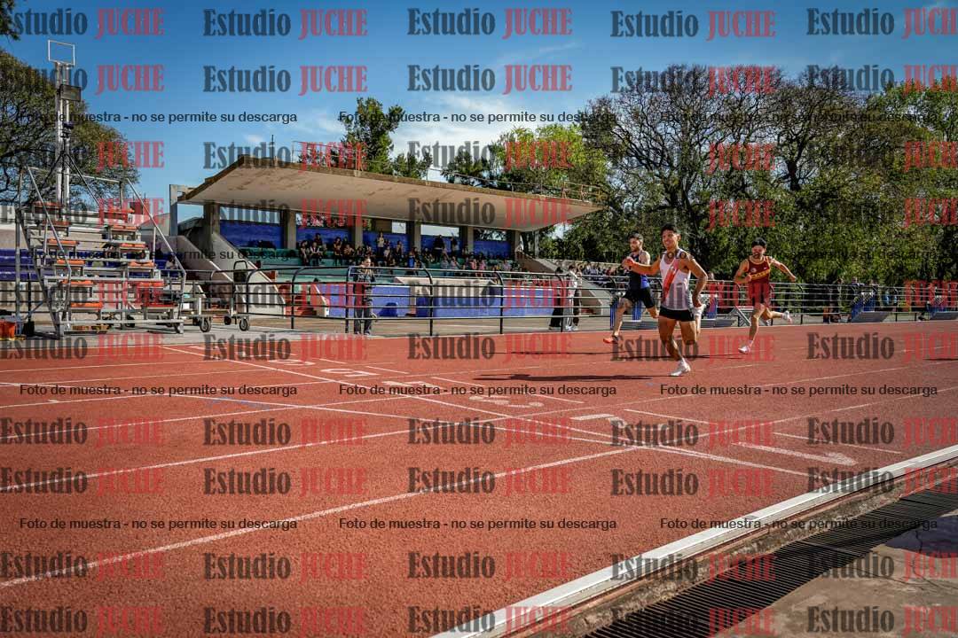 Fotos de los 400 m con vallas de varones