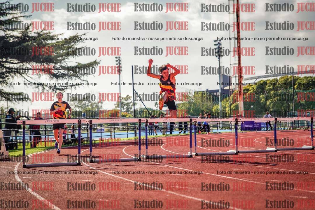 Fotos de los 400 m con vallas de varones