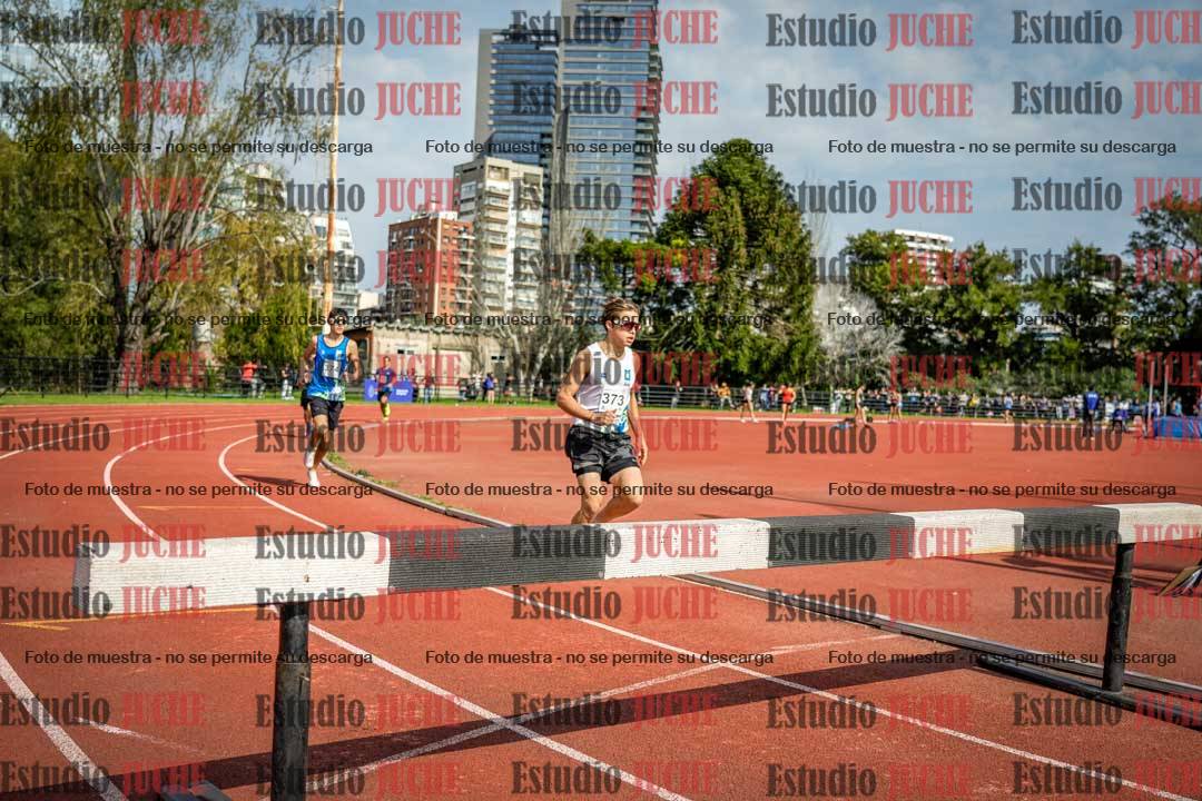 Fotos de los 1500 m con obstáculos de varones