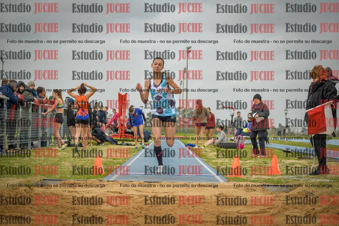 Fotos del salto en largo de mujeres - U18