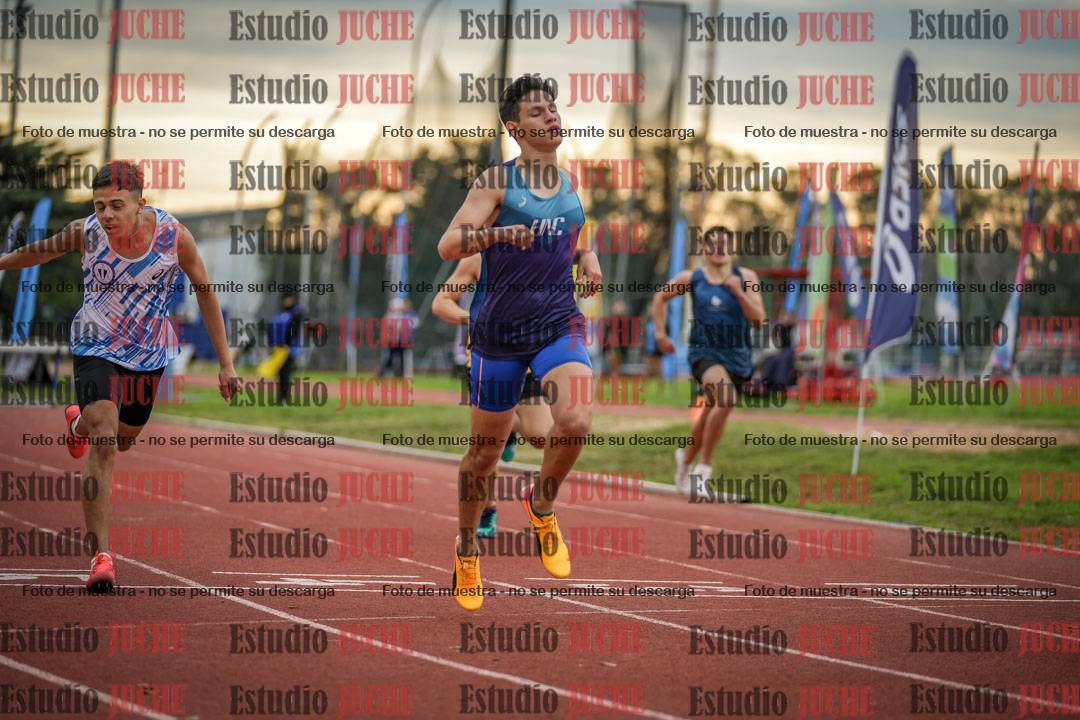 Fotos de los 400 m con vallas de varones