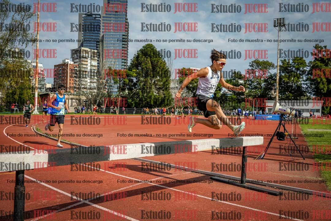 Fotos de los 1500 m con obstáculos de varones