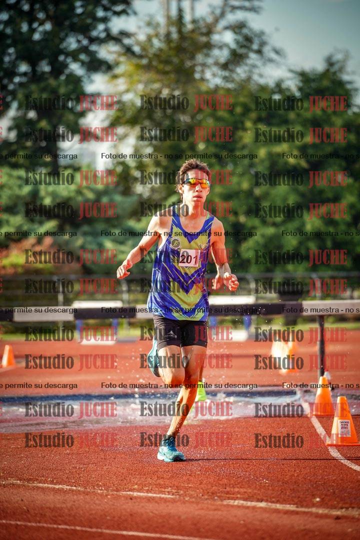 Fotos de los 2000 m con obstáculos de varones