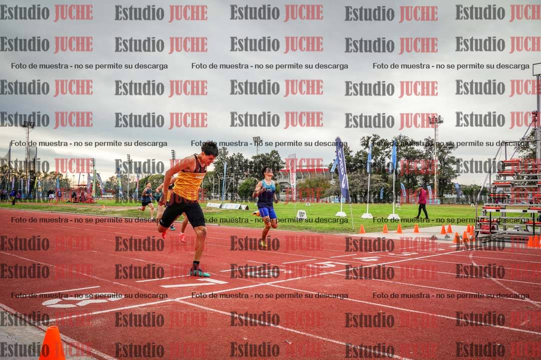 Fotos de los 400 m con vallas de varones